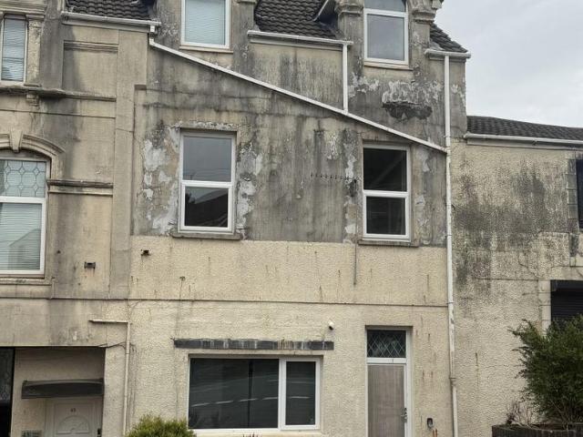 Flat for sale in Briton Ferry