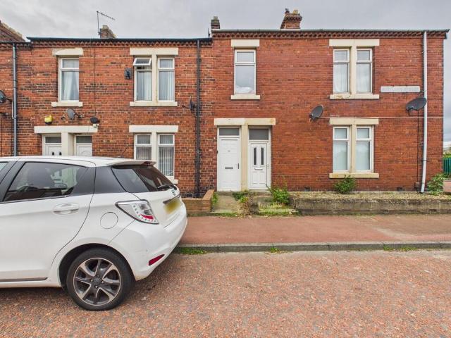 Flat for sale in Pelaw, Gateshead