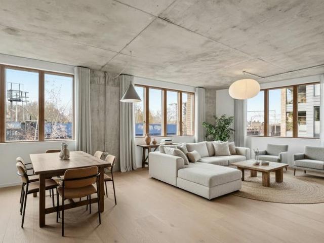 Flat for sale in South Hackney, Greater London