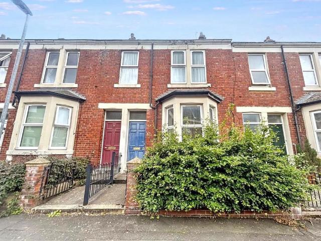 Flat for sale in Bensham, Tyne And Wear