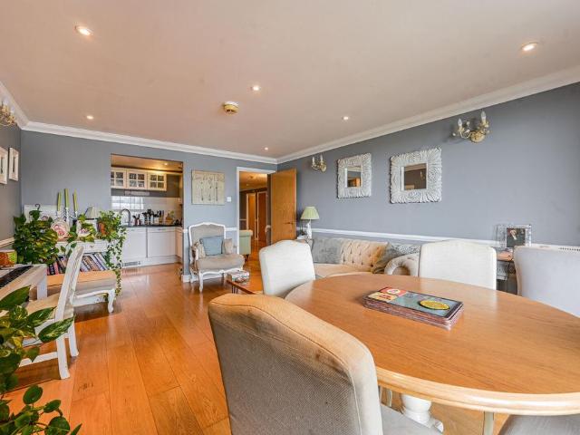Flat for sale in Greenwich Town Centre, Greater London