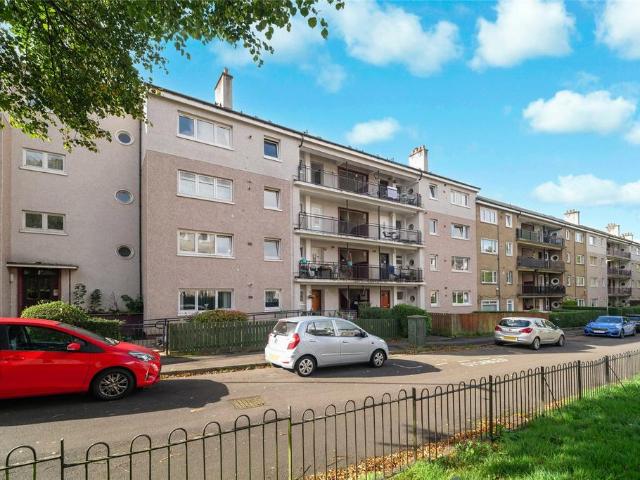 Flat for sale in Wellmeadow, Glasgow
