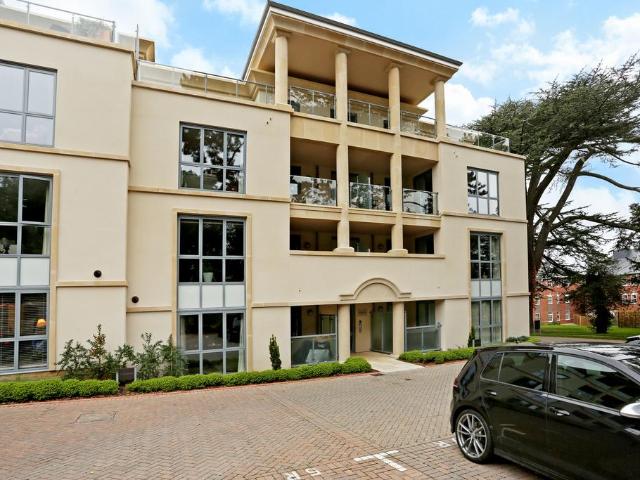 Flat for sale in Ewens Farm, Golden Valley