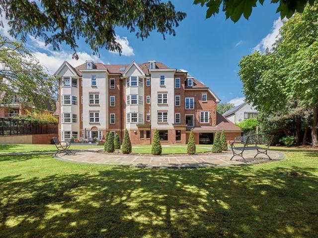 Flat for sale in Hendon, Greater London