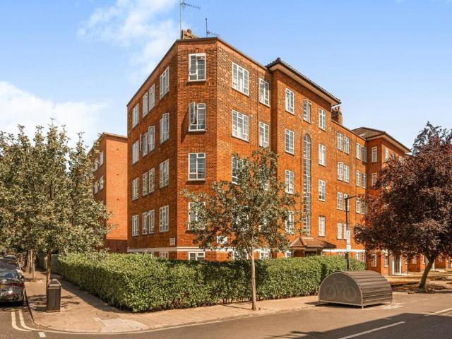 Flat for sale in St. John's Wood, Greater London