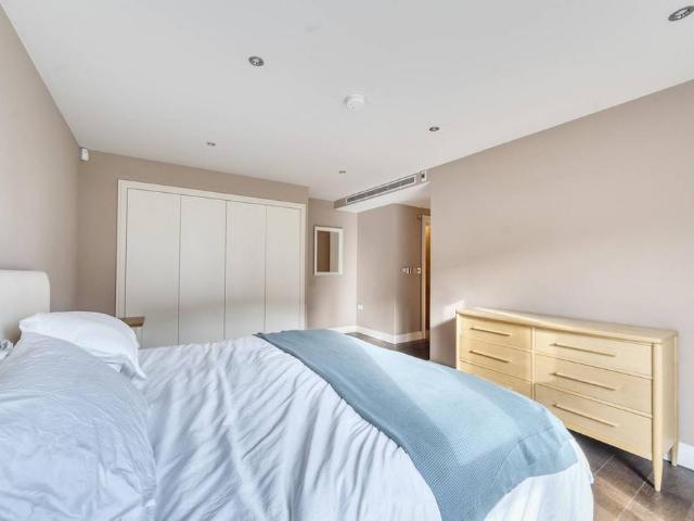 Flat for sale in Imperial Wharf, Greater London
