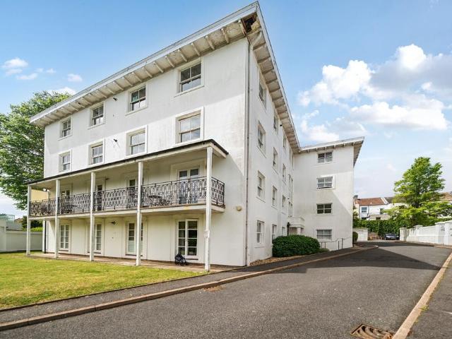 Flat for sale in Queen's Park, Brighton & Hove