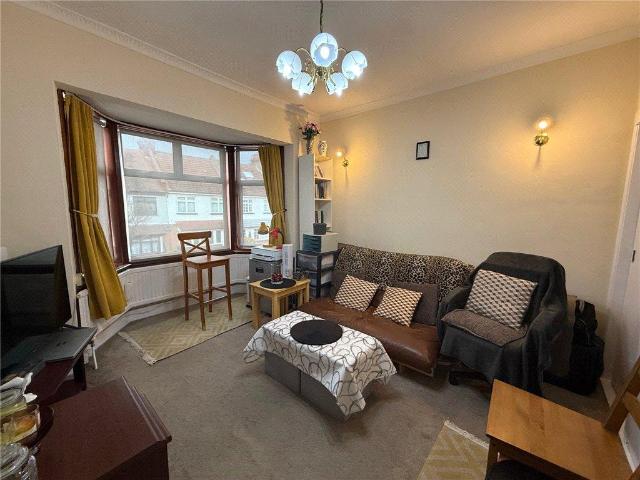 Flat for sale in London Borough of Croydon, Thornton Heath