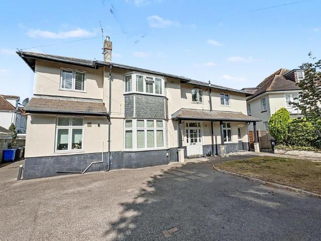 Flat for sale in Boscombe, Bournemouth