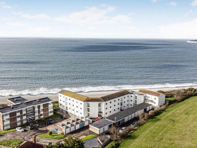 Flat for sale in The Knap, Barry