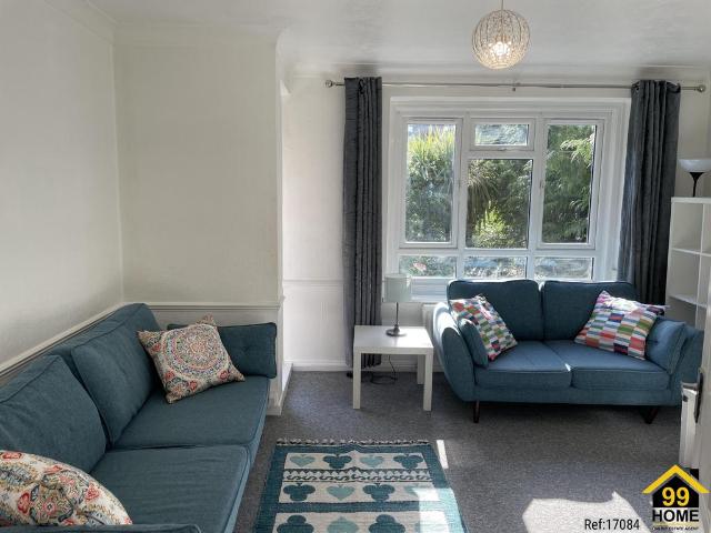 Flat for sale in London Borough of Ealing, Greater London