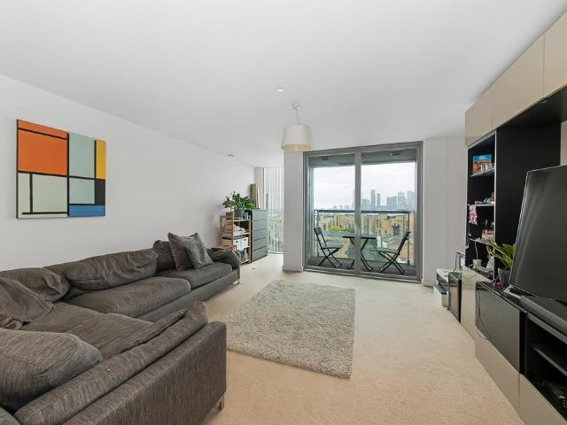 Flat for sale in Greenwich Town Centre, Greater London