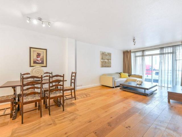 Flat for sale in Notting Hill, Greater London