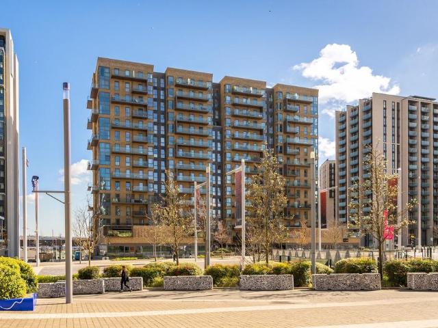 Flat for sale in Greater London