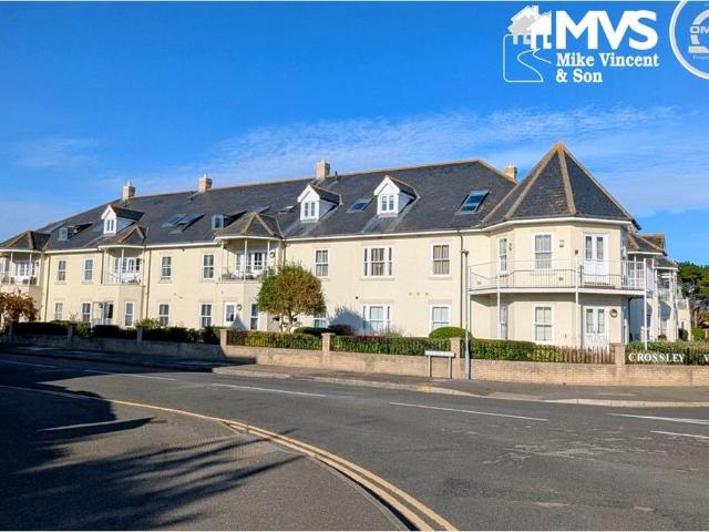 Flat for sale in Dale Hill, Essex