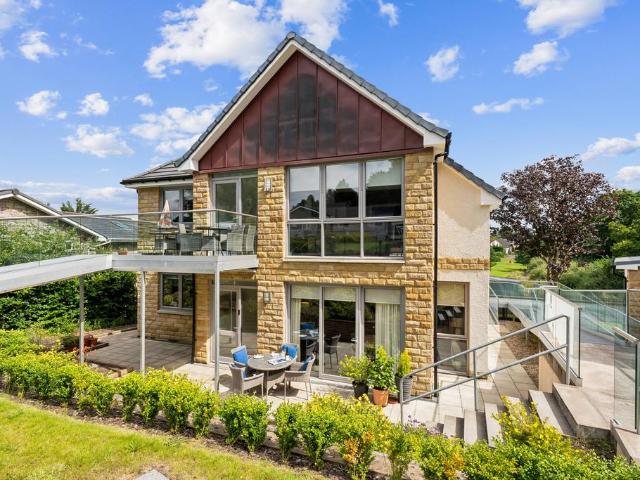 Flat for sale in Bearsden, Scotland