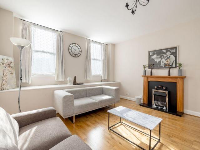 Flat for sale in Ardmillan, City of Edinburgh