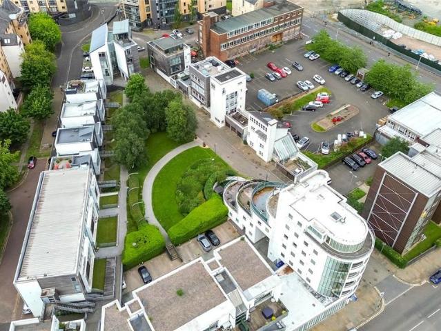 Flat for sale in Merchant City, Scotland