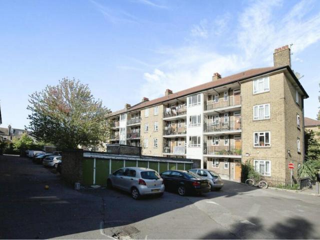 Flat for sale in London Borough of Hammersmith and Fulham, Greater London