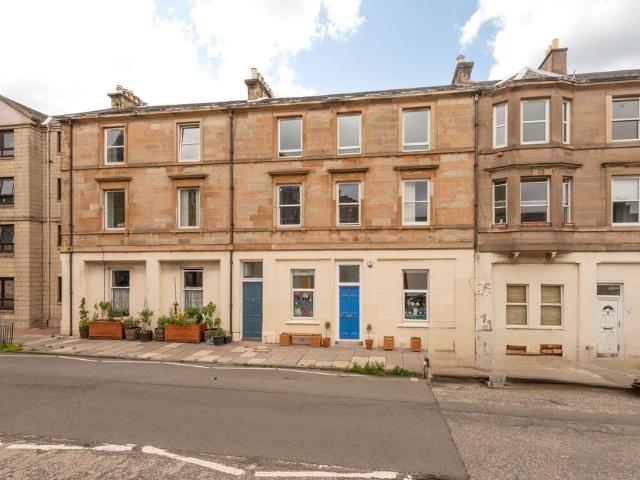 Flat for sale in Portobello, Scotland