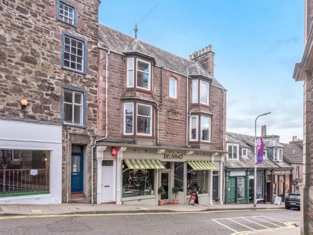 Flat for sale in Crieff, Scotland