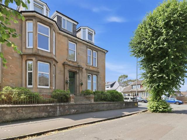 Flat for sale in Greenock, Scotland