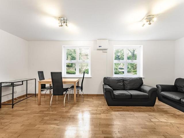Flat for sale in Clapton, Lower Clapton