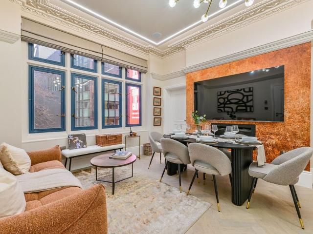 Flat for sale in Saint Giles, Bloomsbury