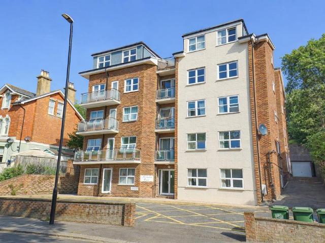 Flat for sale in Blacklands, Guestling Green