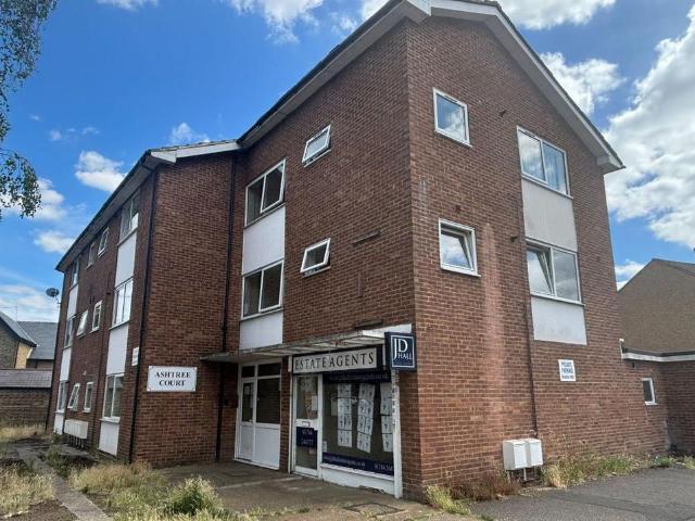 Flat for sale in Lower Halliford, Surrey