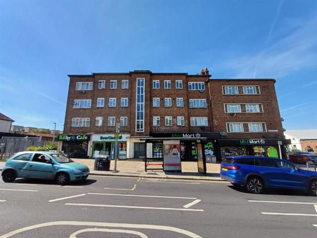 Flat for sale in Dollis Hill, Greater London