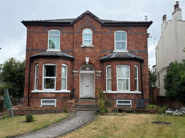 Flat for sale in Meols Cop, Southport