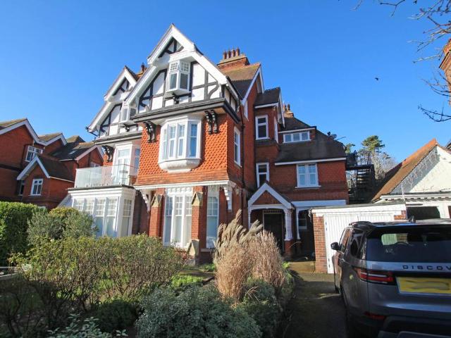 Flat for sale in Eastbourne, East Sussex