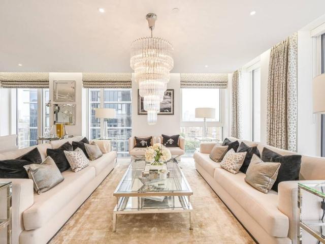 Flat for sale in St. George in the East, Wapping