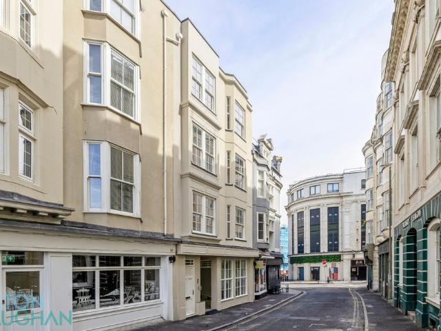 Flat for sale in Queen's Park, Brighton & Hove