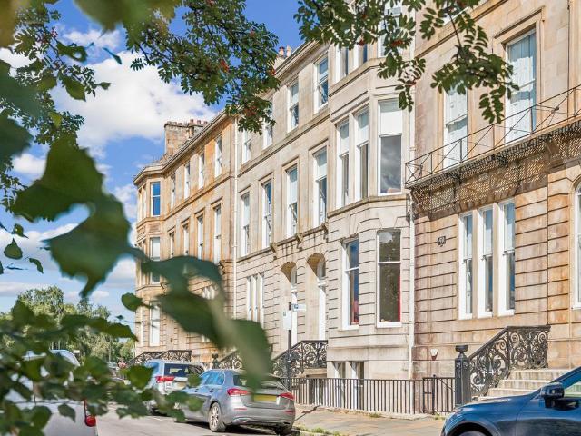 Flat for sale in Park District, Scotland