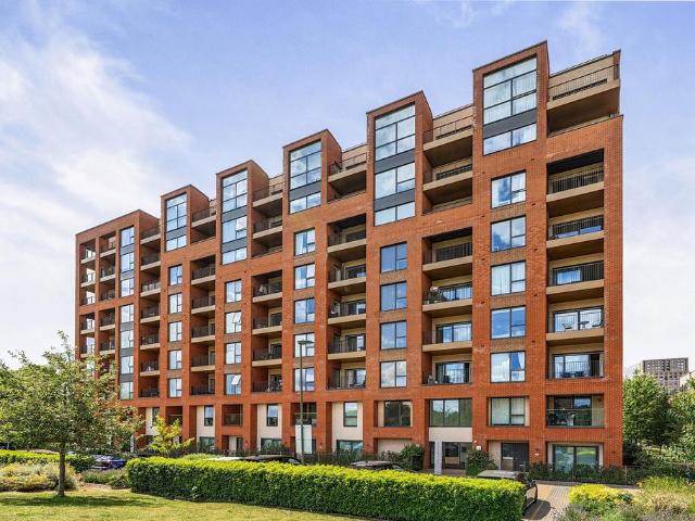 Flat for sale in Colindale, Greater London