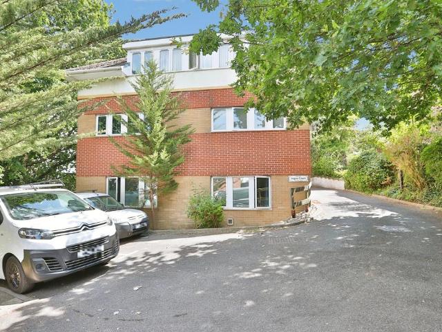 Flat for sale in Poole
