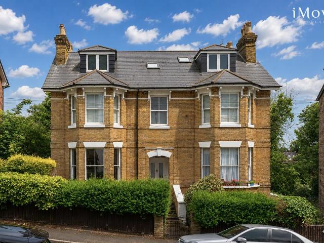 Flat for sale in Crystal Palace, Greater London