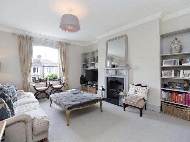 Flat for sale in North Kensington, Greater London