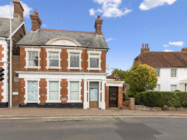 Flat for sale in Cross In Hand, East Sussex