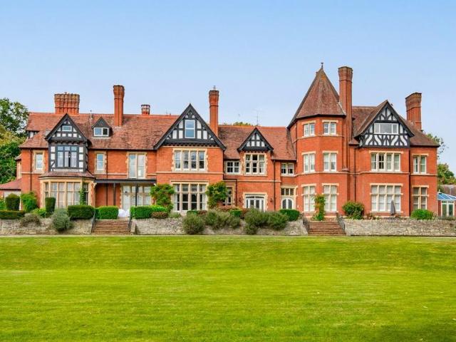 Flat for sale in Alderminster, Warwickshire
