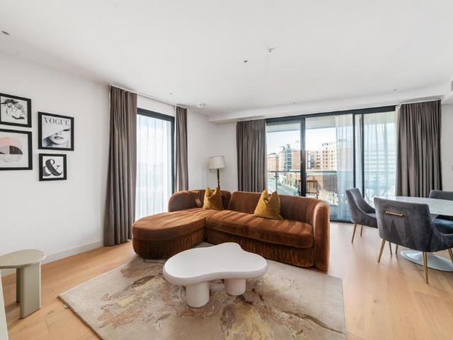 Flat for sale in Pimlico, Greater London