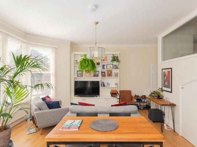 Flat for sale in Clifton Village, Feckenham