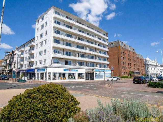 Flat for sale in Central, Heathlands