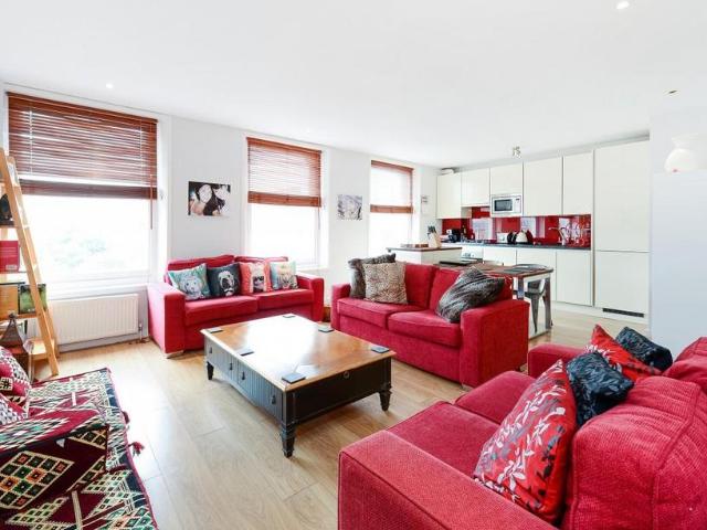 Flat for sale in Loughborough Junction, Greater London