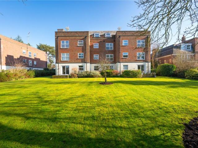 Flat for sale in St Albans, Five Acres