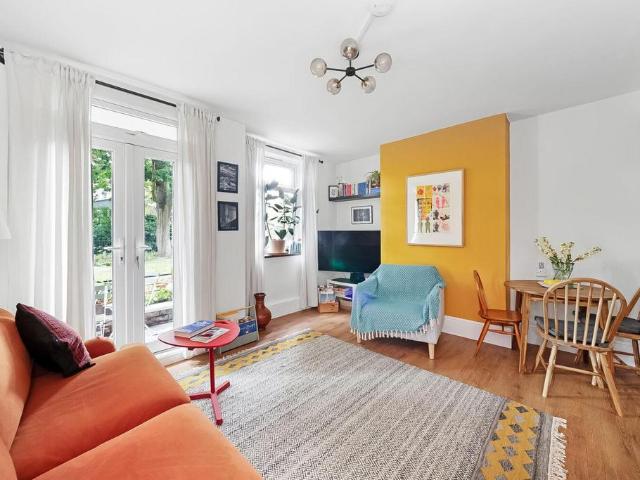 Flat for sale in London Borough of Lewisham, Greater London