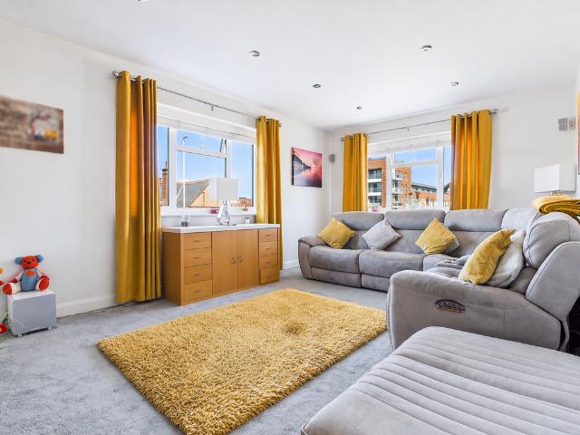 Flat for sale in Aldrington