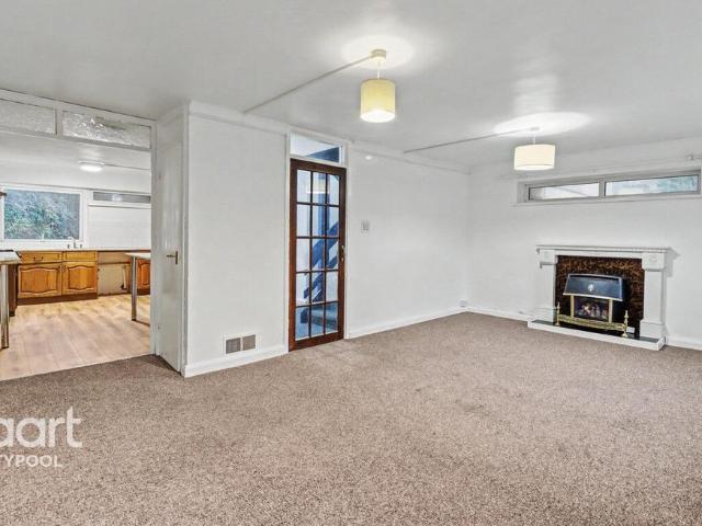 Flat for sale in Abersychan, Wales